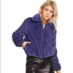 NEW! Volcom Fuzzy Fresh women’s bomber Jacket.